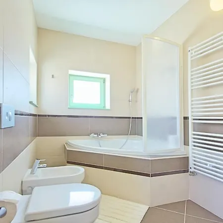 Luxury With A Swimming Pool Liznjan, Medulin - 16329