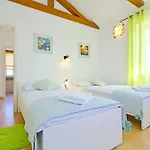Luxury With A Swimming Pool Liznjan, Medulin - 16329 빌라 Ližnjan