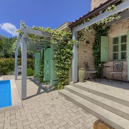 Villa Luxury With A Swimming Pool Liznjan, Medulin - 16329 Liznjan