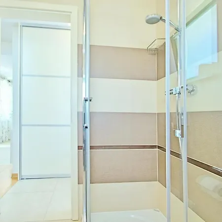 Luxury With A Swimming Pool Liznjan, Medulin - 16329 Vila