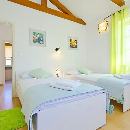 Luxury With A Swimming Pool Liznjan, Medulin - 16329 Vila Ližnjan