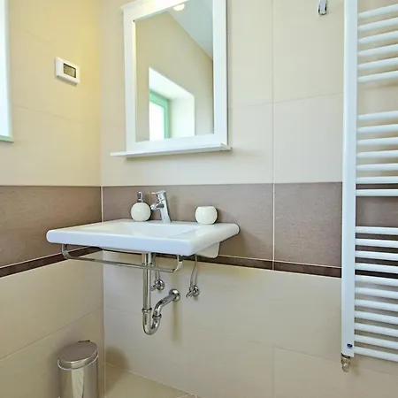 Luxury With A Swimming Pool Liznjan, Medulin - 16329 Vila *